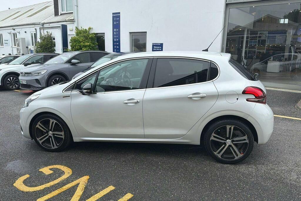 Peugeot 208 1.2 Puretech Gt Line Hatchback WK67SZR White #6