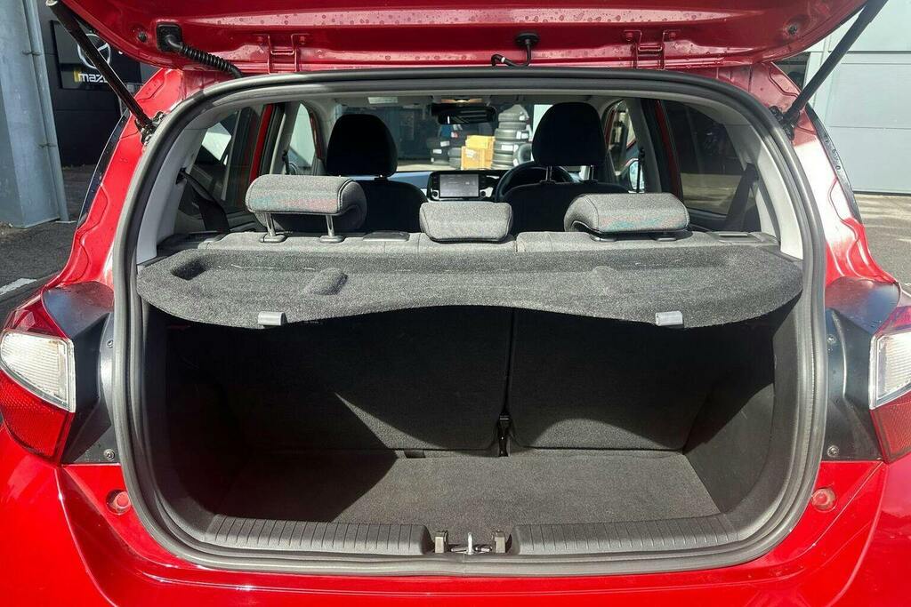 Hyundai I10 Hatchback Red #18