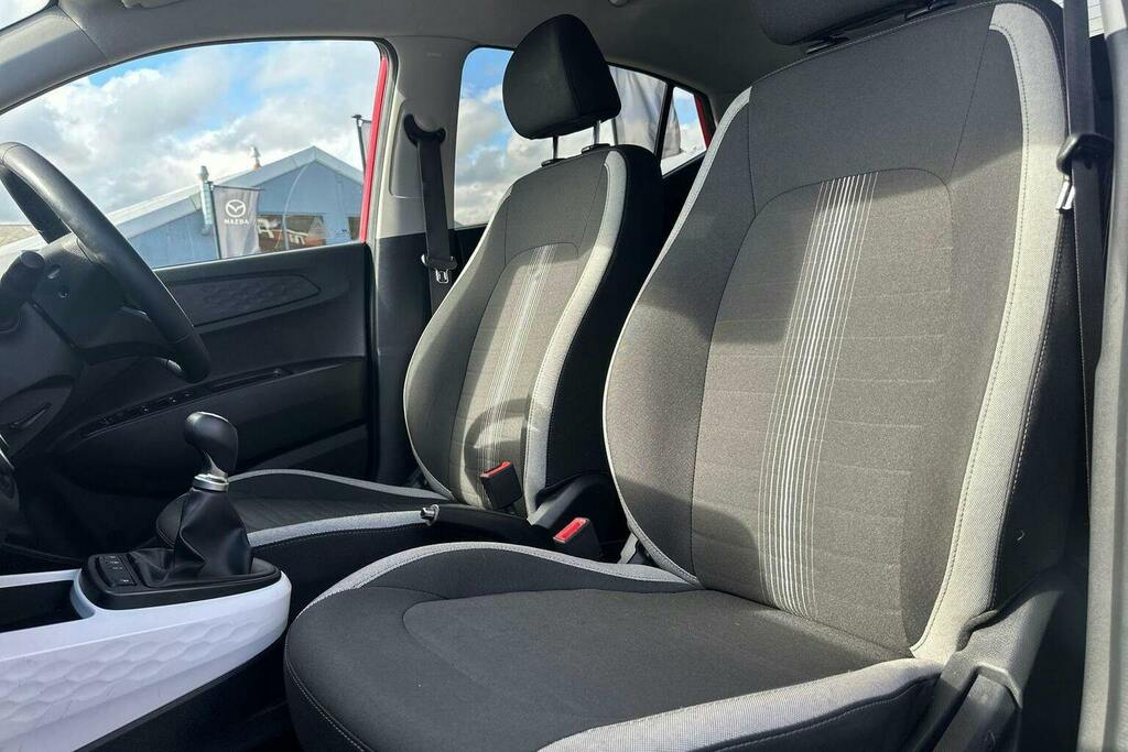 Hyundai I10 Hatchback Red #16