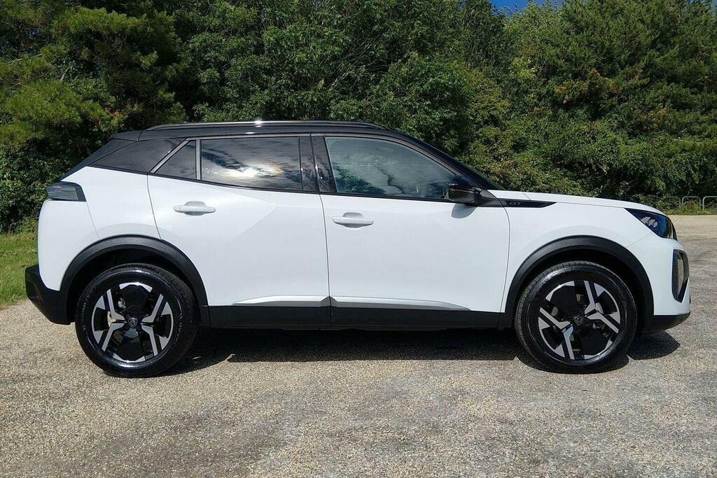 Peugeot 2008 1.2 Puretech Gt Suv Eat GV74RXM White #2