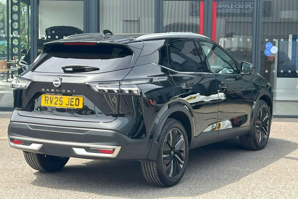 Nissan Qashqai 1.3 Dig T Mhev Tekna Suv Hybrid RV25JEO Black #3