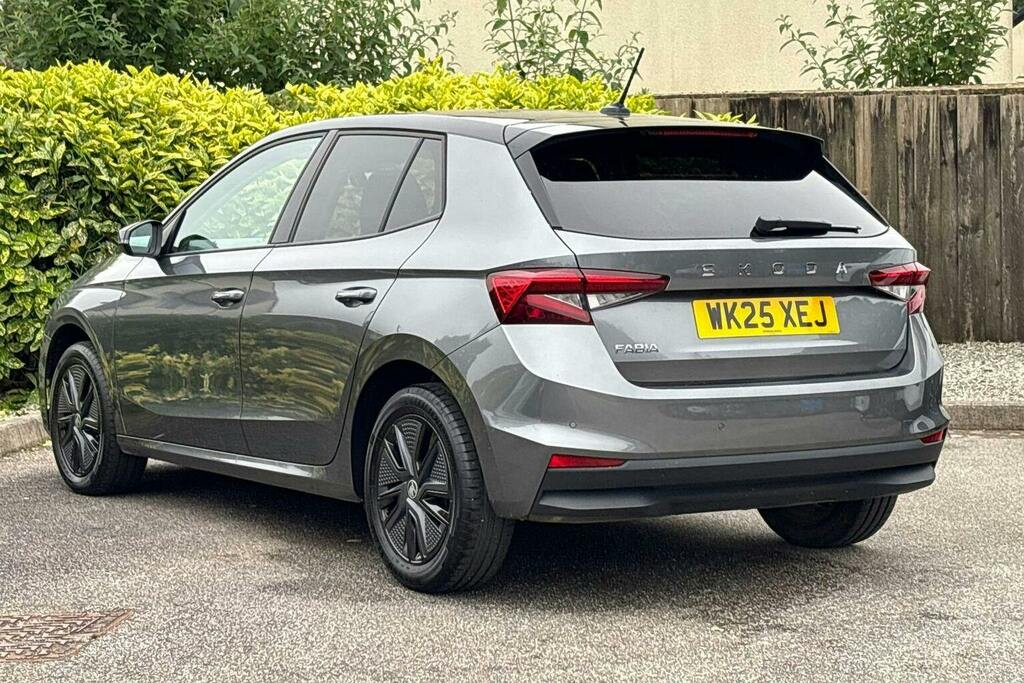Skoda Fabia 1.0 Tsi Design Edition Hatchback Dsg WK25XEJ Grey #5
