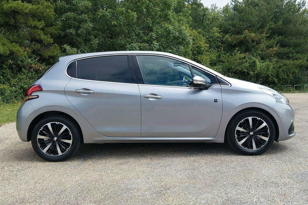 Peugeot 208 1.2 Puretech Tech Edition Hatchback Man Grey