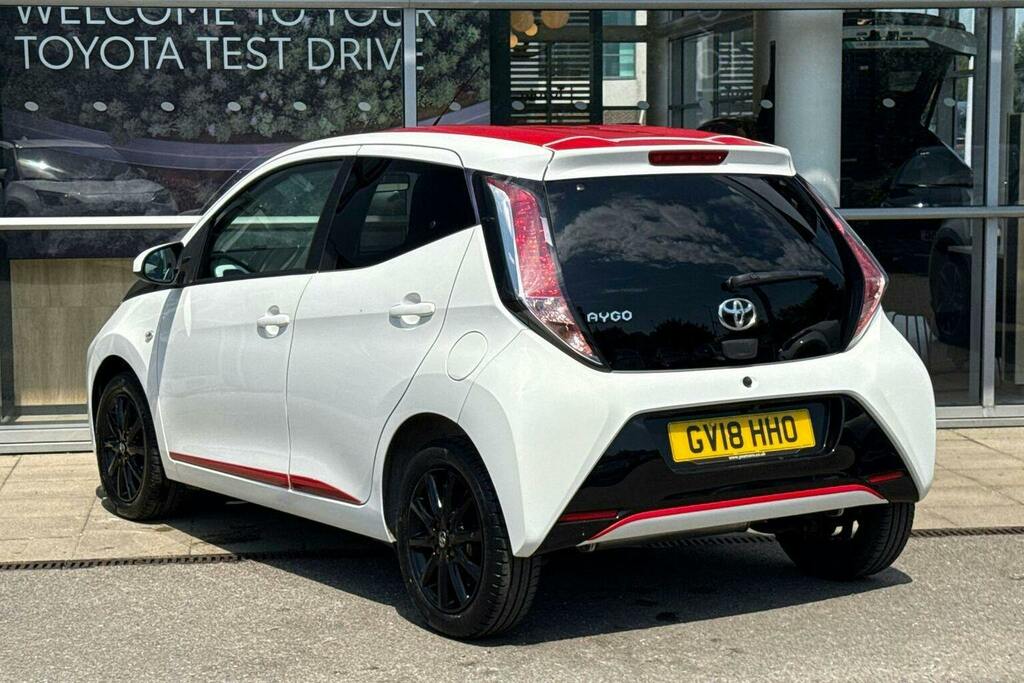 Toyota Aygo 1.0 Vvt I X Press Hatchback X Shift GV18HHO White #4