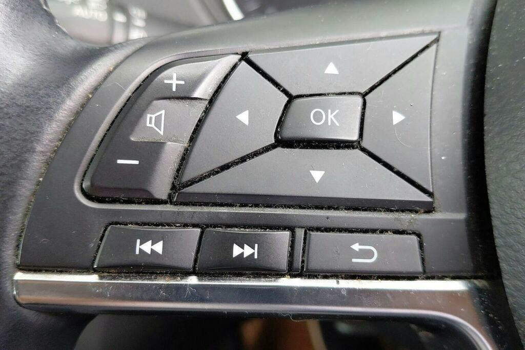 Nissan Qashqai 1.3 Dig-t Acenta Premium Black #32