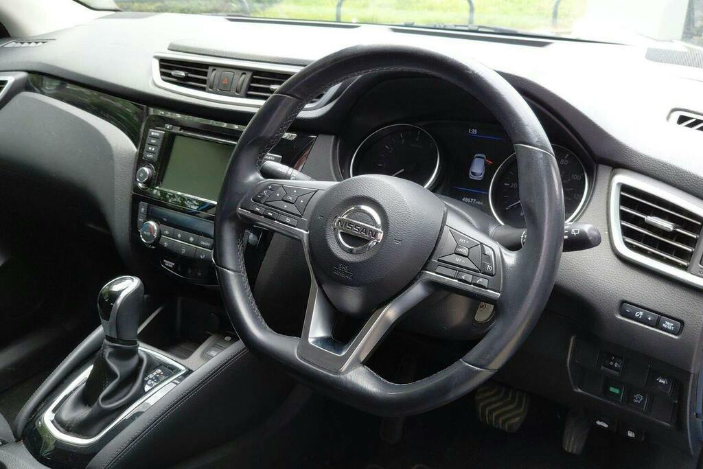 Nissan Qashqai 1.3 Dig-t Acenta Premium Black #10