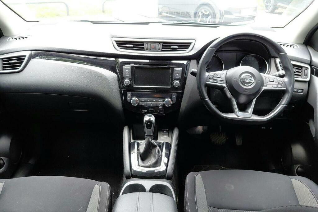Nissan Qashqai 1.3 Dig-t Acenta Premium Black #11