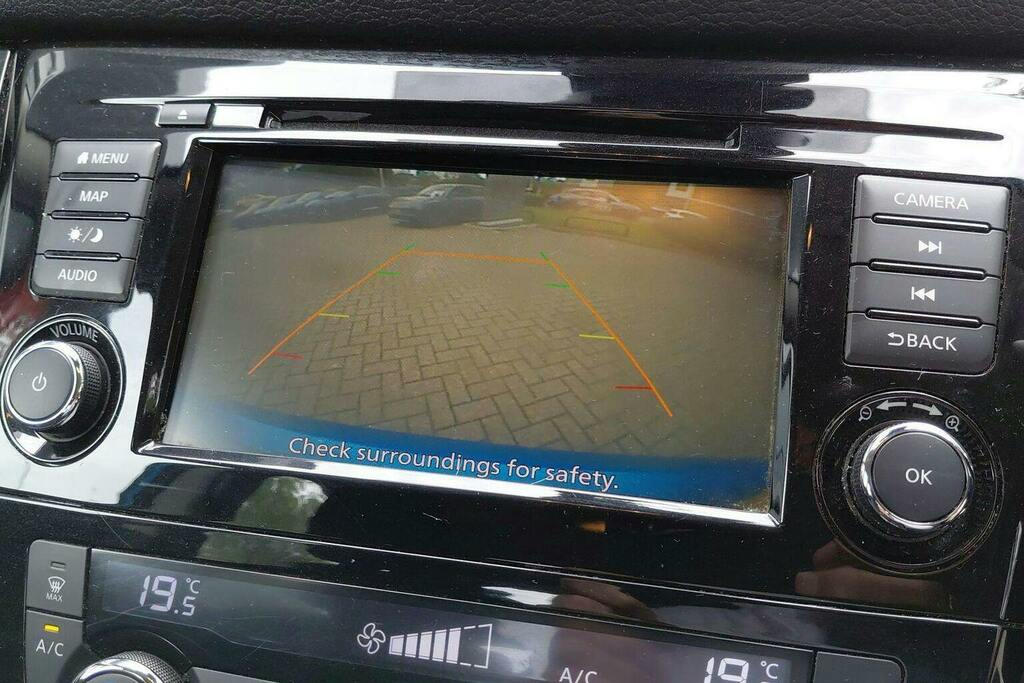 Nissan Qashqai 1.3 Dig-t Acenta Premium Black #31