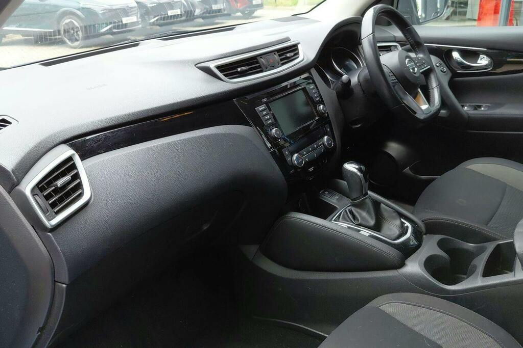 Nissan Qashqai 1.3 Dig-t Acenta Premium Black #15