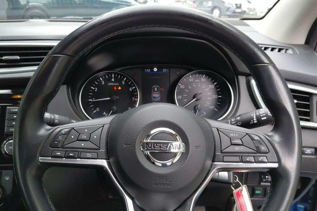 Nissan Qashqai 1.3 Dig-t Acenta Premium Black #13