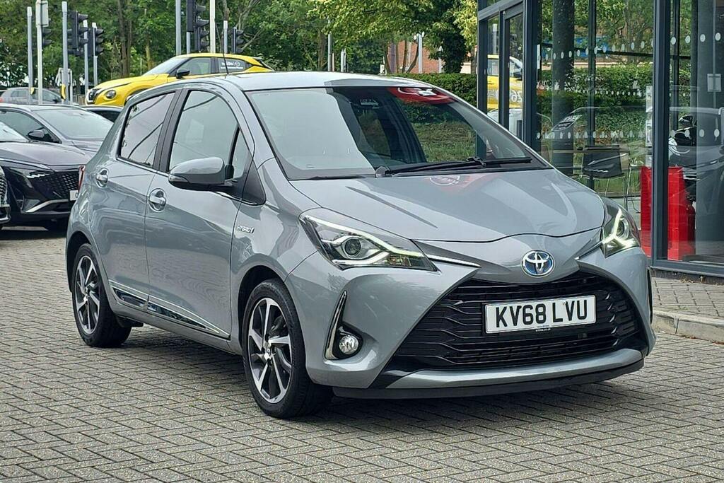 Toyota Yaris 1.5 Vvt H Excel Hatchback Hybrid E Cvt Grey