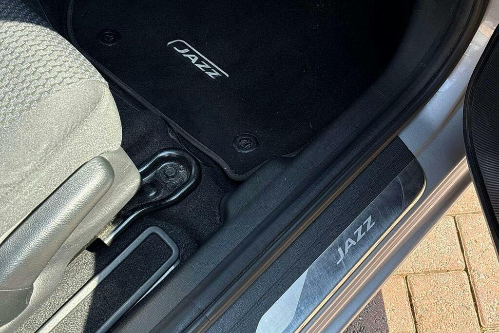 Honda Jazz I-vtec Ex Red #35