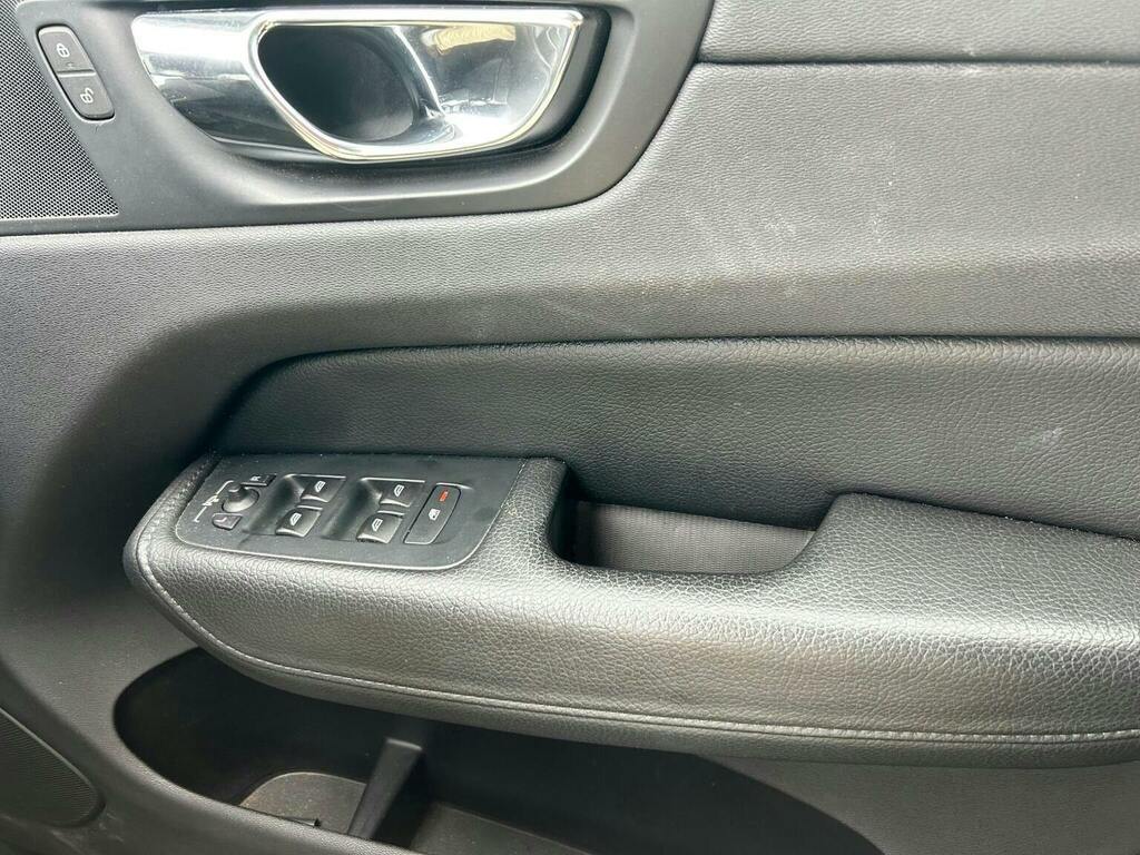 Volvo XC60 D4 Se Nav Winter Pack,leather Black #23