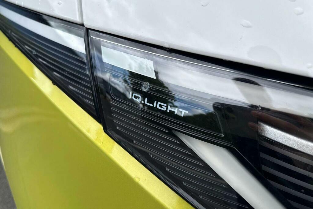 Volkswagen ID.Buzz Pro 79Kwh Commerce Panel Van 28 White #36