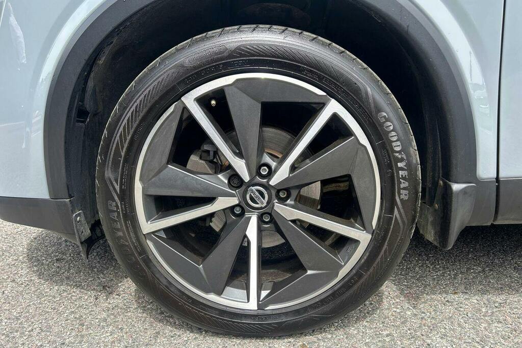 Nissan Qashqai Tekna Blue #9