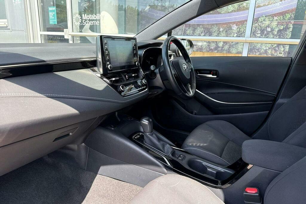 Toyota Corolla 1.8 Vvt H Icon Tech Touring Sports Hybr Red #5
