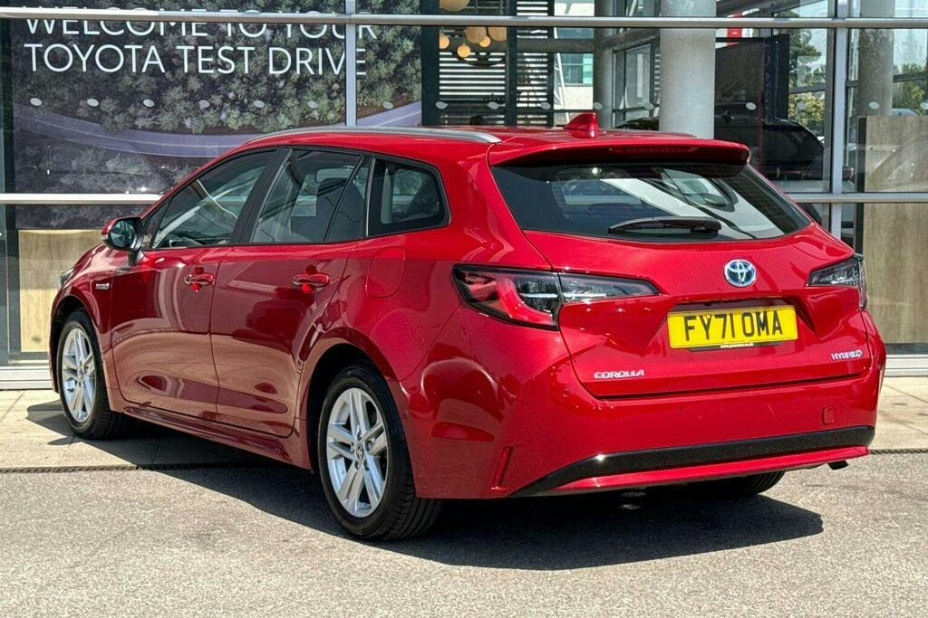 Toyota Corolla 1.8 Vvt H Icon Tech Touring Sports Hybr Red #4