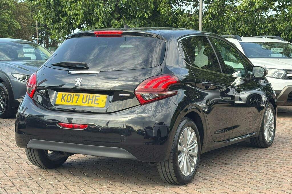 Peugeot 208 1.2 Puretech Allure Hatchback Black #3