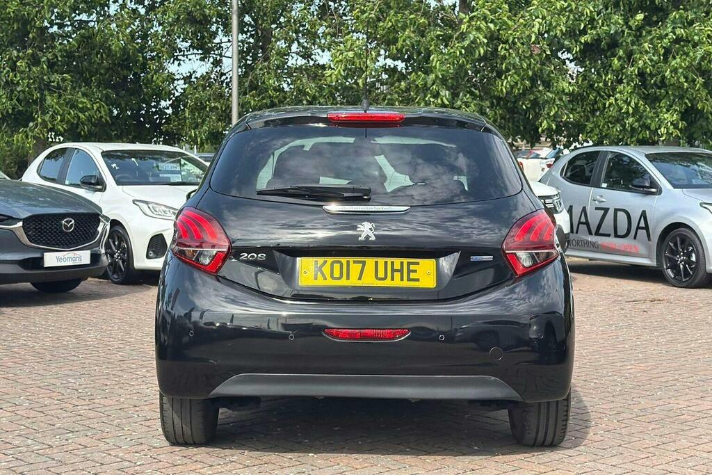 Peugeot 208 1.2 Puretech Allure Hatchback Black #4
