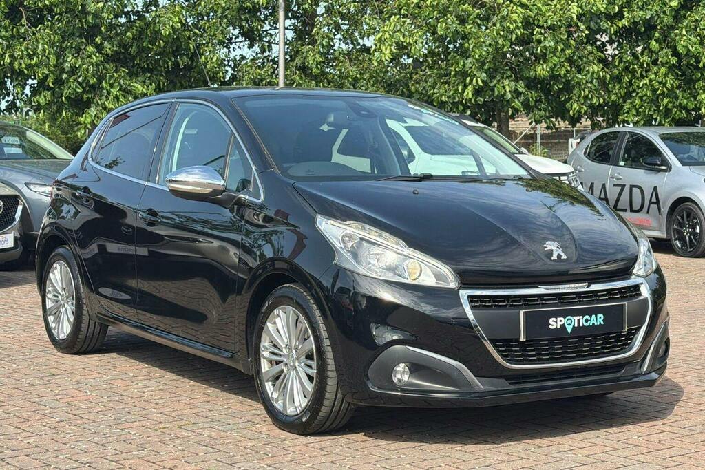 Peugeot 208 1.2 Puretech Allure Hatchback Black