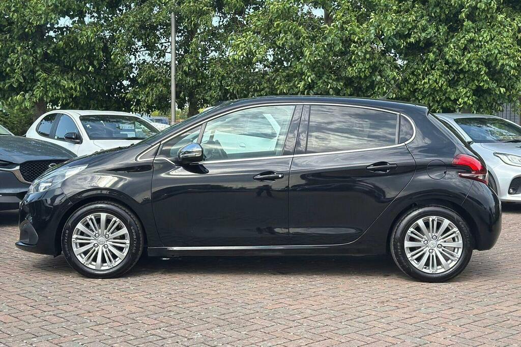Peugeot 208 1.2 Puretech Allure Hatchback Black #6