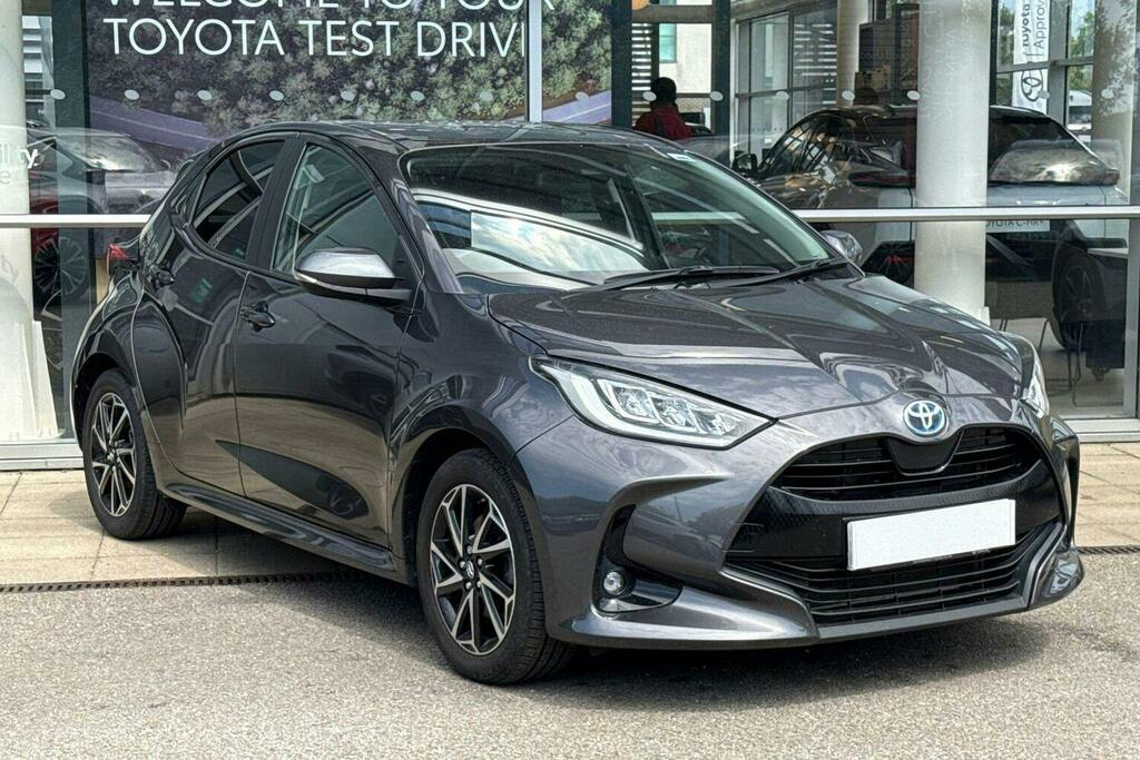 Toyota Yaris 1.5 Vvt H Design Hatchback Hybrid E Cvt Grey