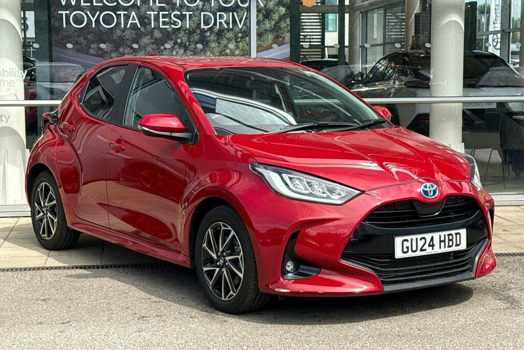 Toyota Yaris 1.5 Vvt H Design Hatchback Hybrid E Cvt Red
