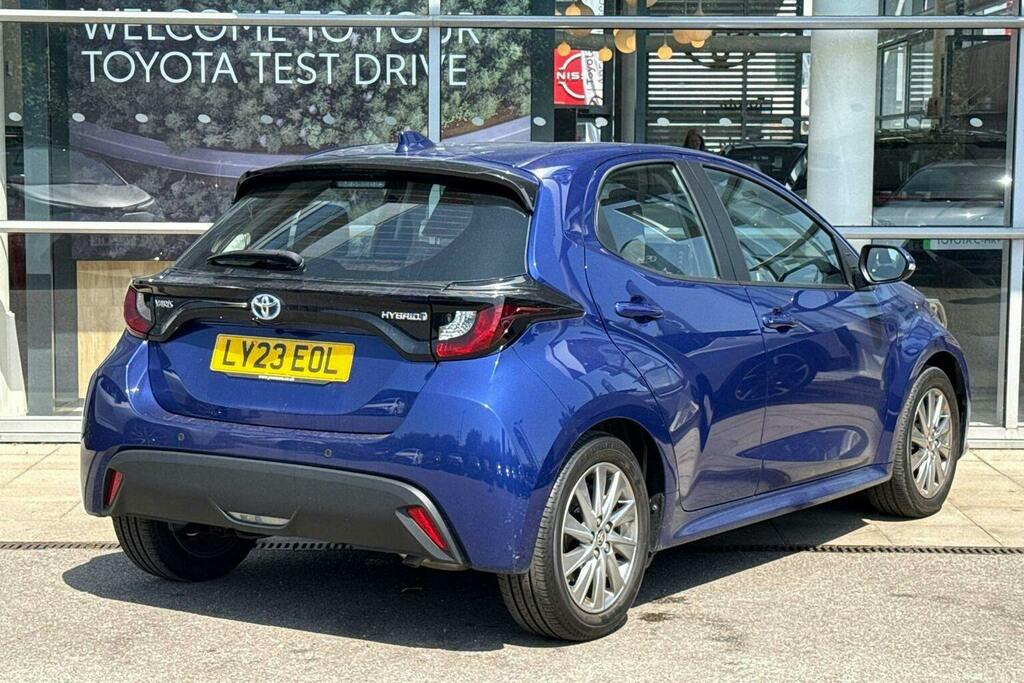 Toyota Yaris 1.5 Vvt H Icon Hatchback Hybrid E Cvt Blue #2