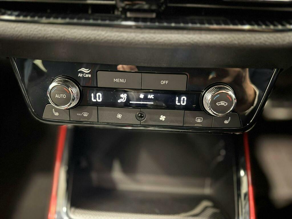 Skoda Fabia 1.0 Tsi Design Edition Red #18