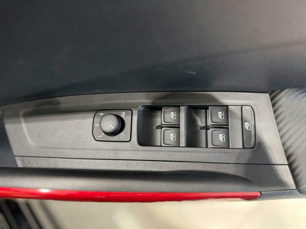 Skoda Fabia 1.0 Tsi Design Edition Red #14