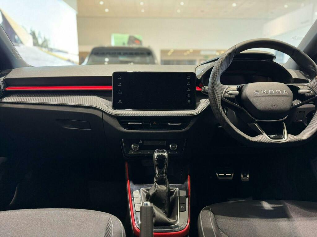 Skoda Fabia 1.0 Tsi Design Edition Red #10