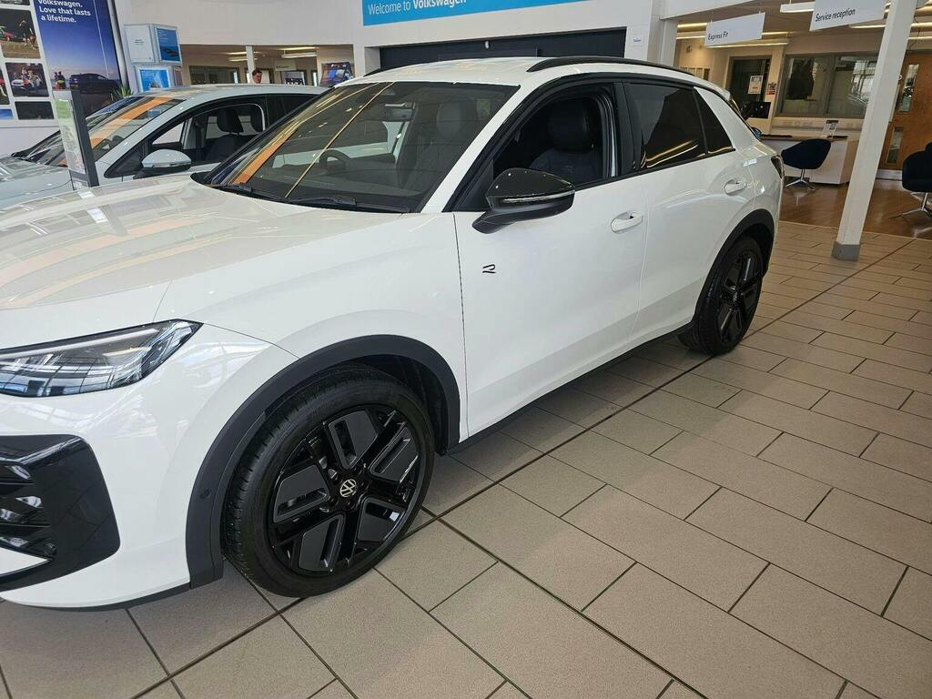 Volkswagen T-Roc 1.5 Etsi Mhev R-line Suv Hybrid Dsg White #4
