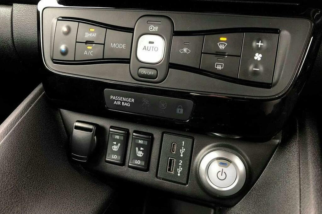 Nissan Leaf 40Kw Acenta With Sat Nav And Intelligent Cruise Co Red #29