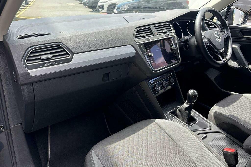 Volkswagen Tiguan Elegance White #15