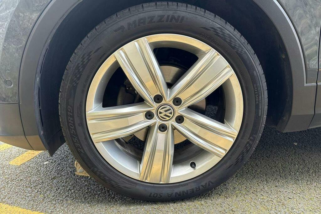 Volkswagen Tiguan Elegance White #23