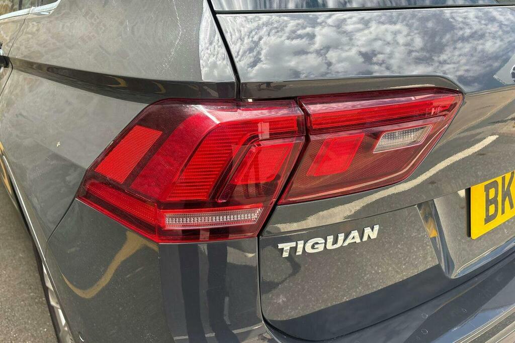 Volkswagen Tiguan Elegance White #41