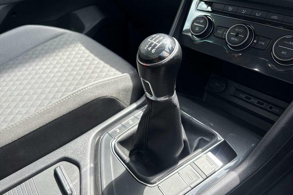 Volkswagen Tiguan Elegance White #38