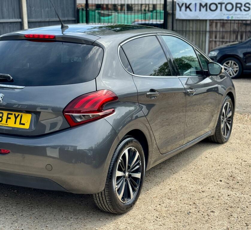 Peugeot 208 1.2 Puretech Allure Premium Euro 6 Ss MM18FYL Grey #5