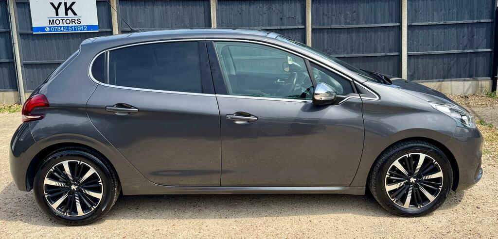 Peugeot 208 1.2 Puretech Allure Premium Euro 6 Ss MM18FYL Grey #3