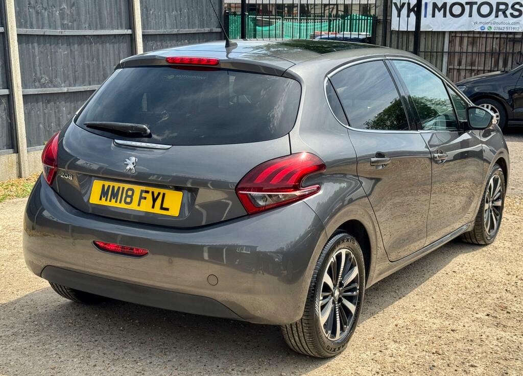 Peugeot 208 1.2 Puretech Allure Premium Euro 6 Ss MM18FYL Grey #4