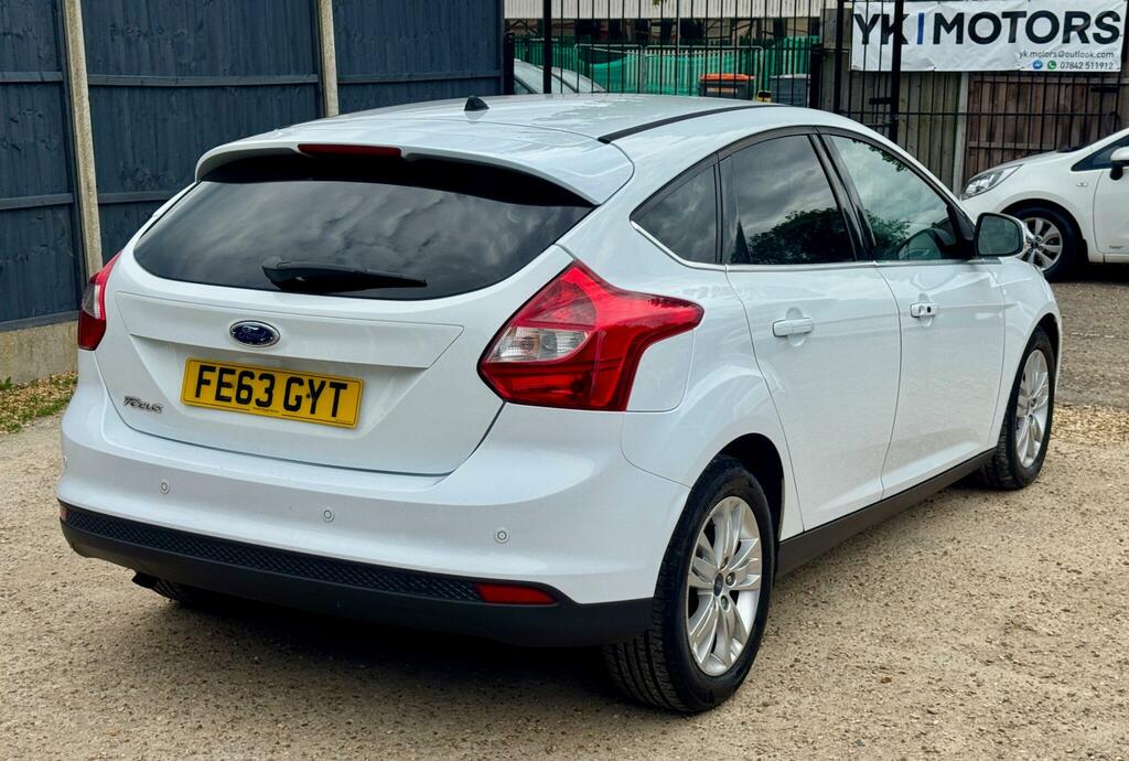 Ford Focus 1.6 Tdci Titanium Navigator Euro 5 Ss FE63GYT White #5