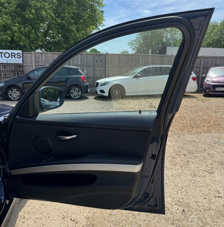 BMW 3 Series 2.0 320D Black #18
