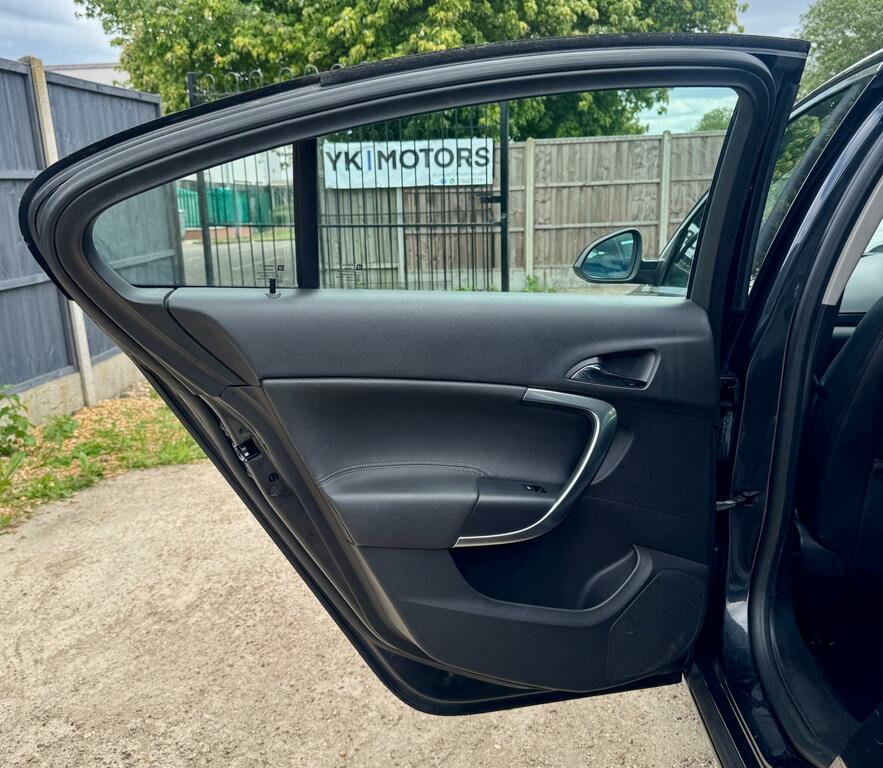 Vauxhall Insignia 2.0 Cdti Exclusiv  #25