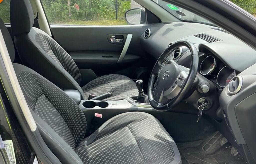 Nissan Qashqai+2 Acenta Black #5