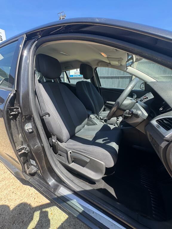 Renault Megane 1.5 Dci Dynamique Tomtom Sport Tourer M Black #17