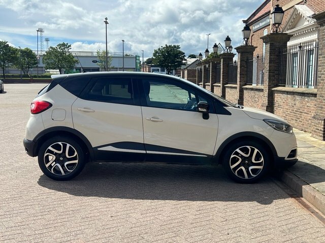 Renault Captur 2015 1.5 Dci Energy Dynamique S Nav Suv NA65PHZ White #4
