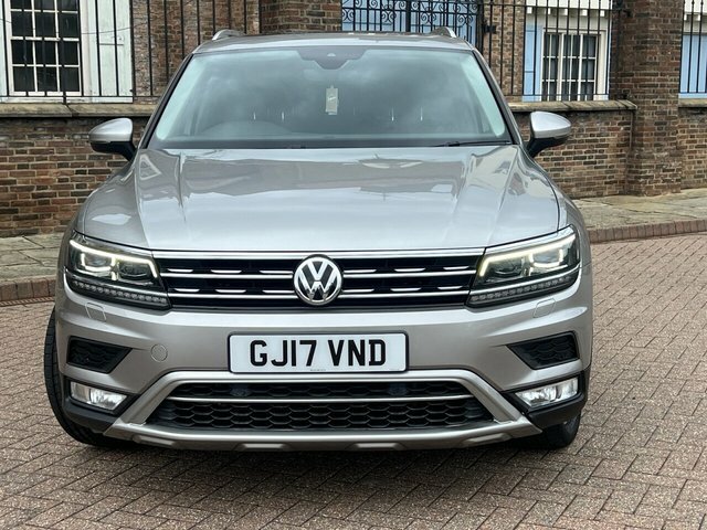 Volkswagen Tiguan 2017 2.0 Tdi Bluemotion Tech Sel Suv Ds GJ17VND Silver #2