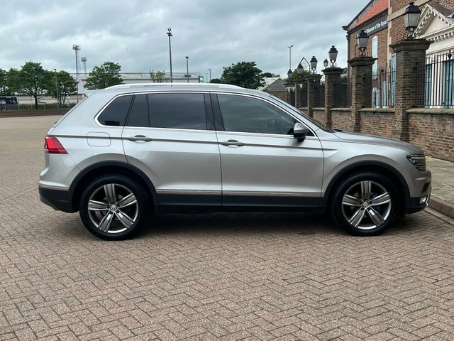 Volkswagen Tiguan 2017 2.0 Tdi Bluemotion Tech Sel Suv Ds GJ17VND Silver #4