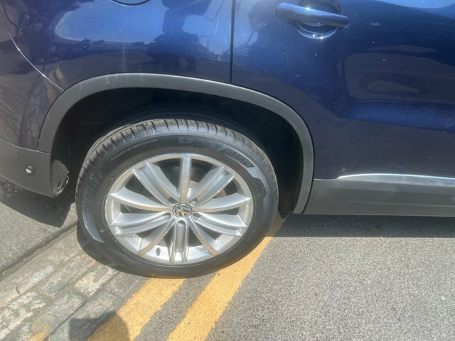 Volkswagen Tiguan 2015 2.0 Tdi Bluemotion Tech Match Edition Suv NG65KXY Blue #6