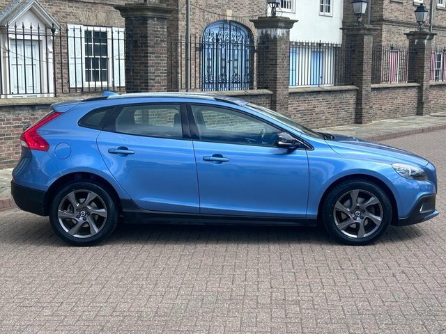 Volvo V40 Cross Country 2015 1.6 D2 Lux Nav Hatchback Eu YY15EWU Blue #3